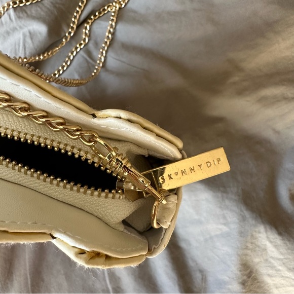 SOLD Crossbody Bag Popcorn shaped - SkinnyDip London - Picture 4 of 10